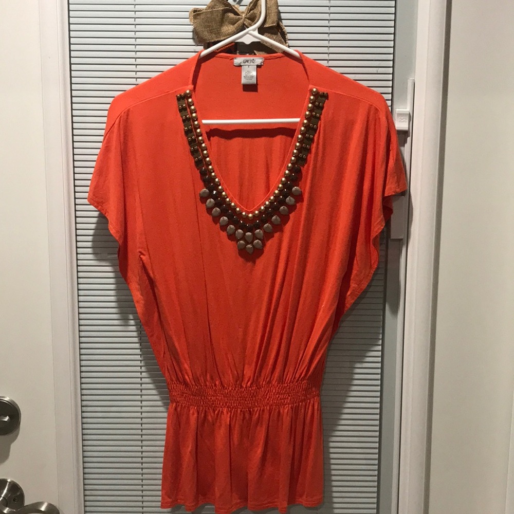 Cache jeweled top. Great colour for fall